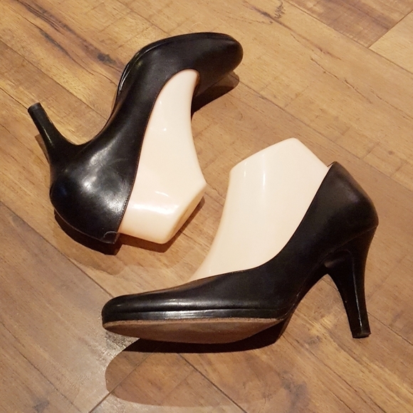 Cole Haan Black Nike Air Margot Heels - Picture 2 of 6